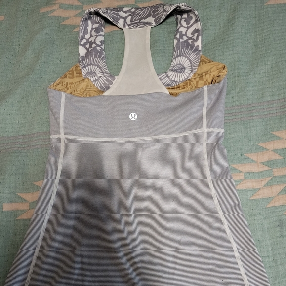 Lululemon Grey/Floral Tank top - Picture 3 of 3